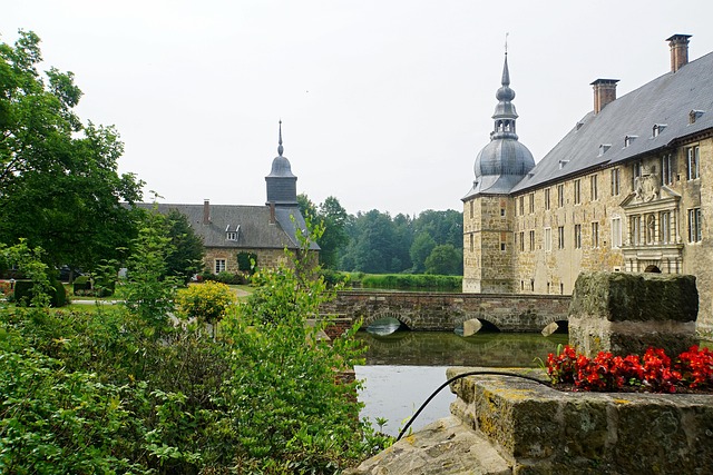 Free Castle Water Lock photo and picture