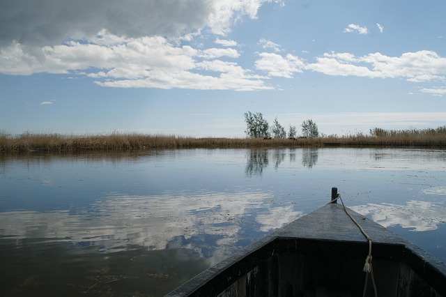 Free Landscape Boat photo and picture