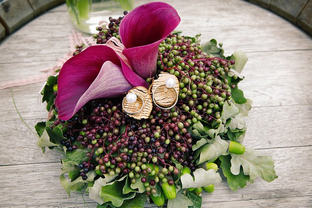 Free Wedding Rings Flower photo and picture