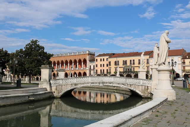 Padova, Italien, Skulpturer, Kilde