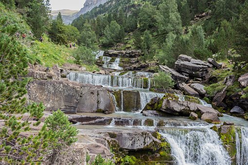 Free Landscape Moutains photo and picture