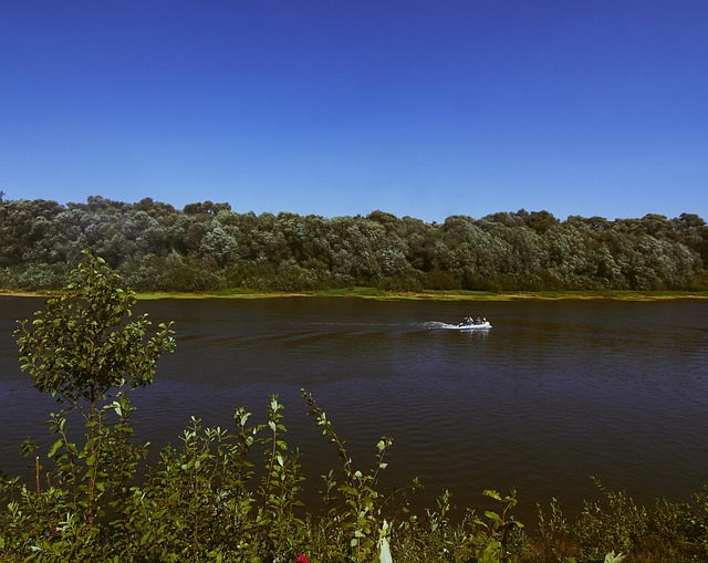Free River Boat photo and picture