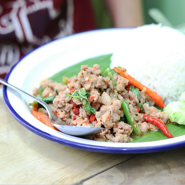 กระเพราหมู, ใบกระเพรา, Thaifood, เผ็ด