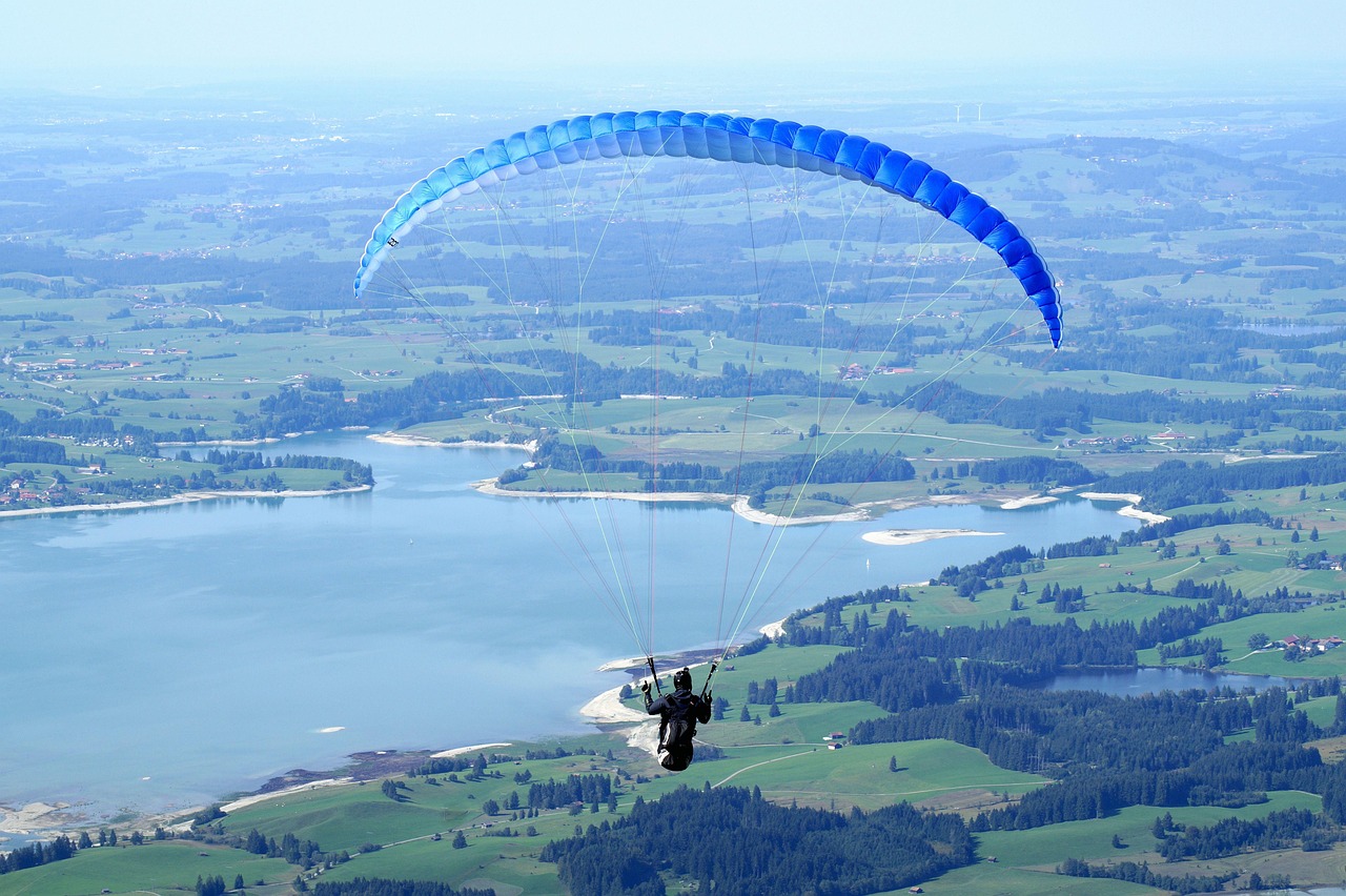 Paragliding - free online jigsaw puzzle photo