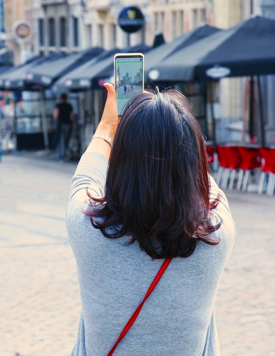 Smartphone Market Analysis: Apple Struggles as Android Seizes Growth in 2024