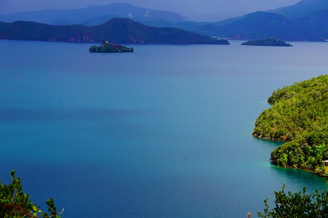Free Lake China photo and picture