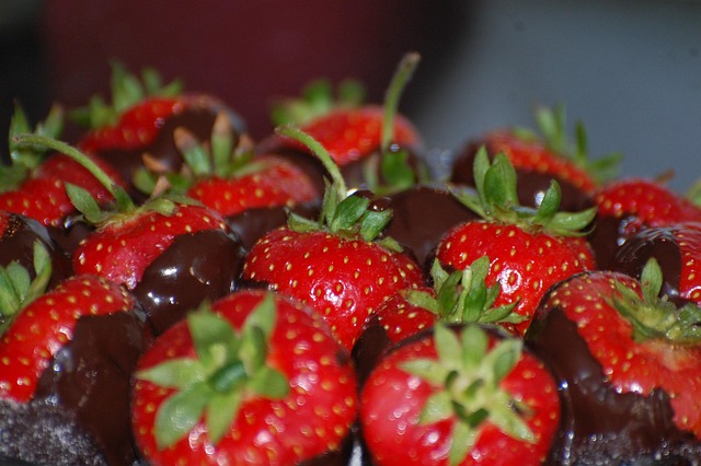 Erdbeeren, Schokolade, Dessert