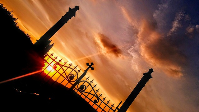 Friedhof, Tor, Kreuzen, Abend, Sonne