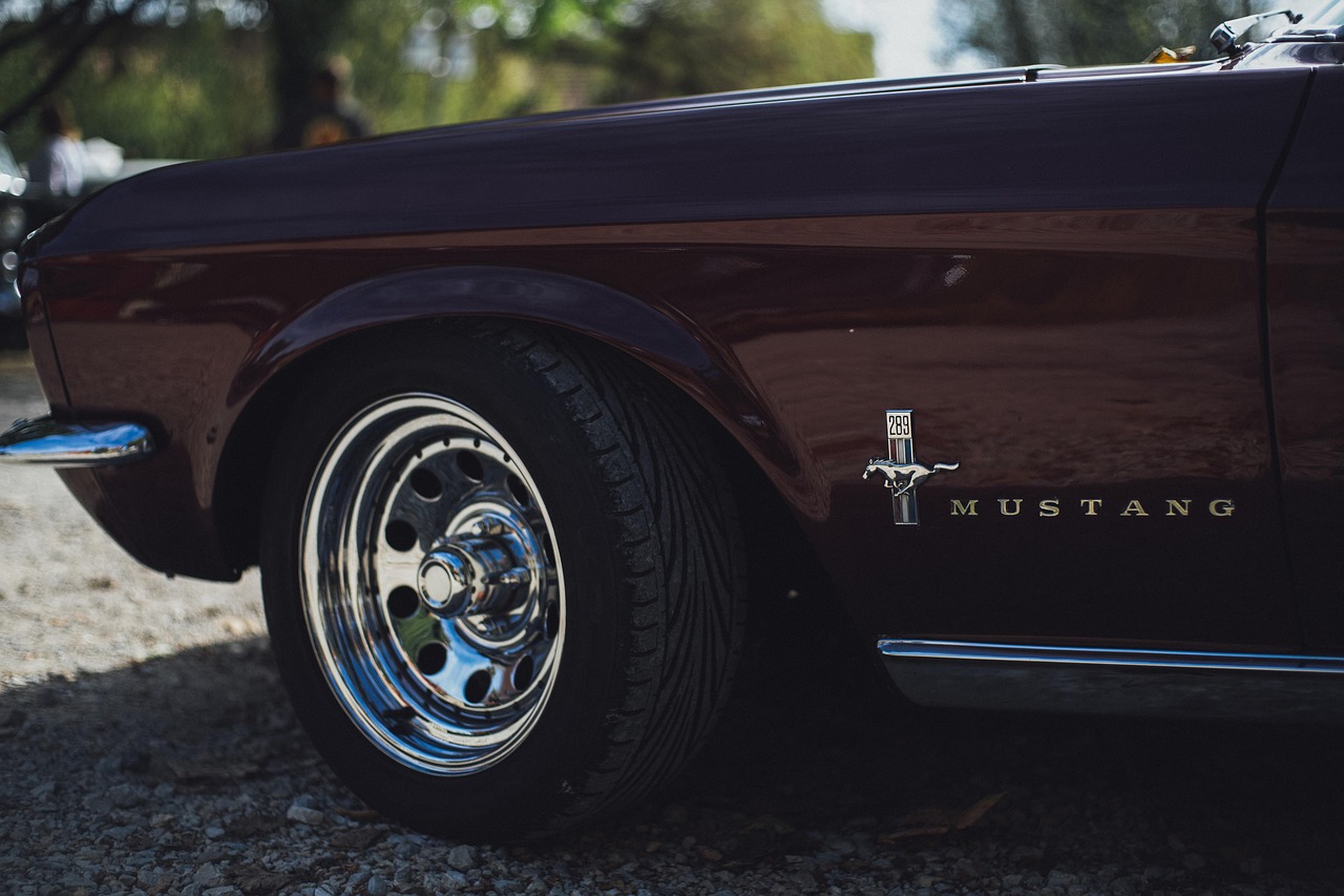 Antique Car - free online jigsaw puzzle photo