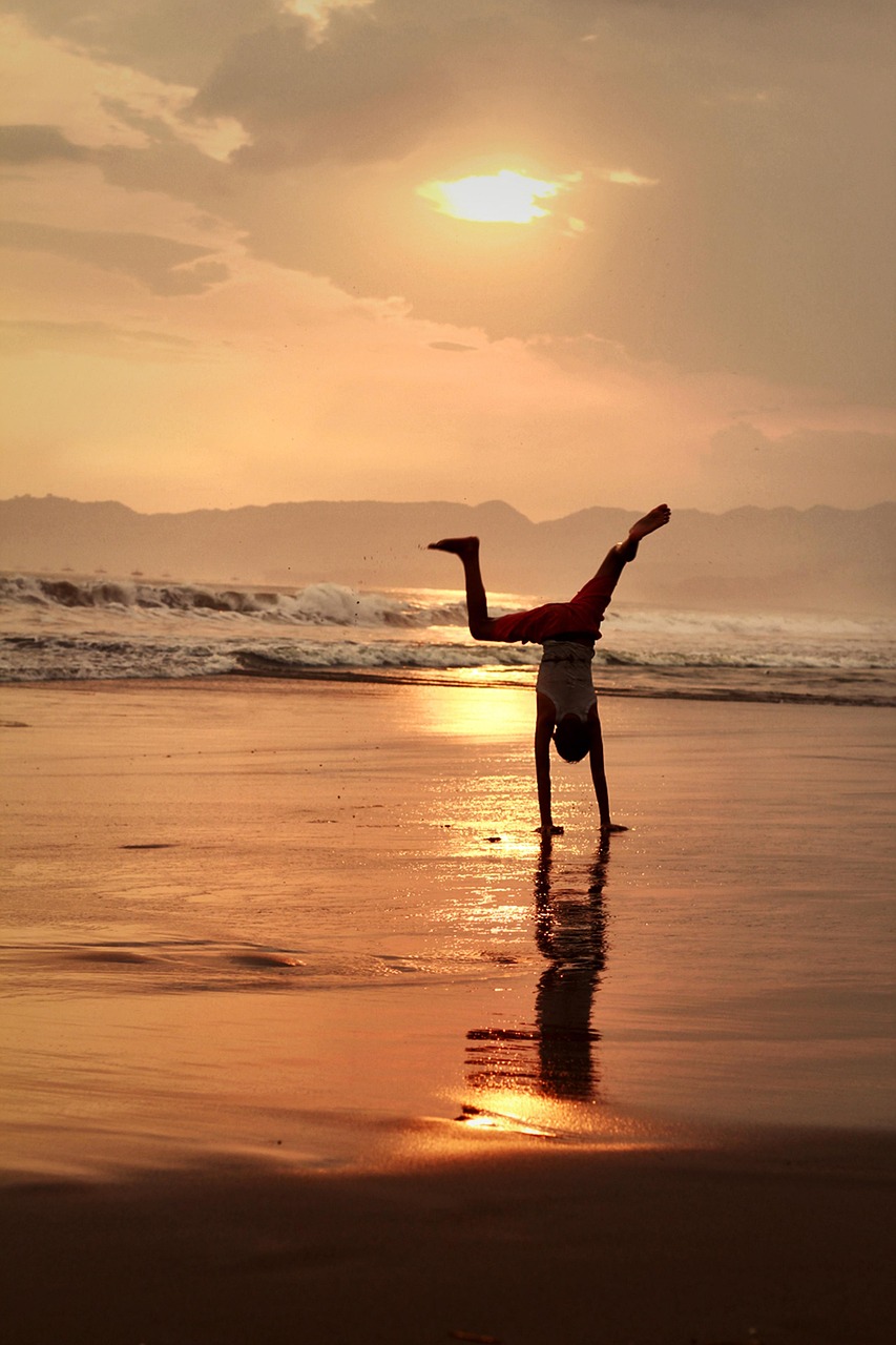 beach-3697555_1280.jpg