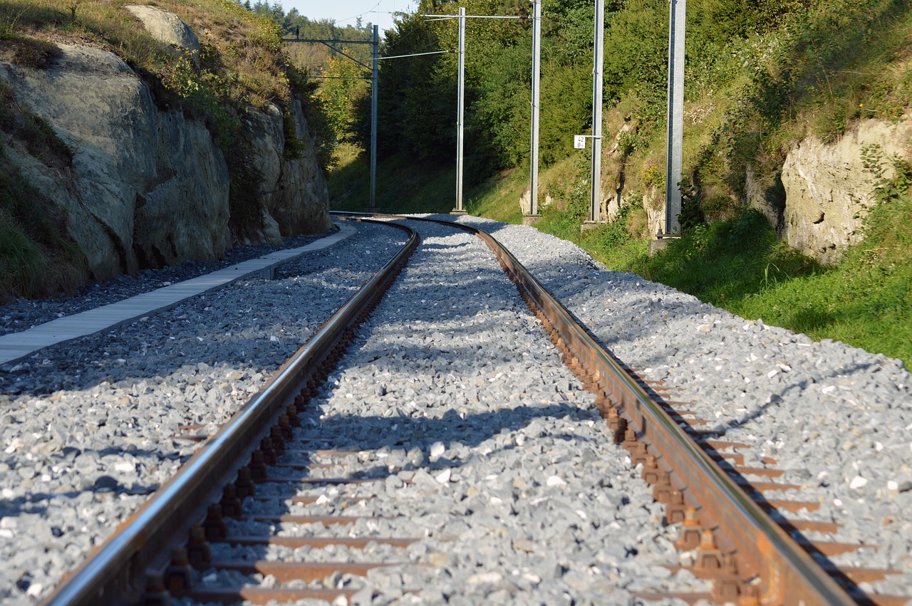 Rails - free online jigsaw puzzle photo