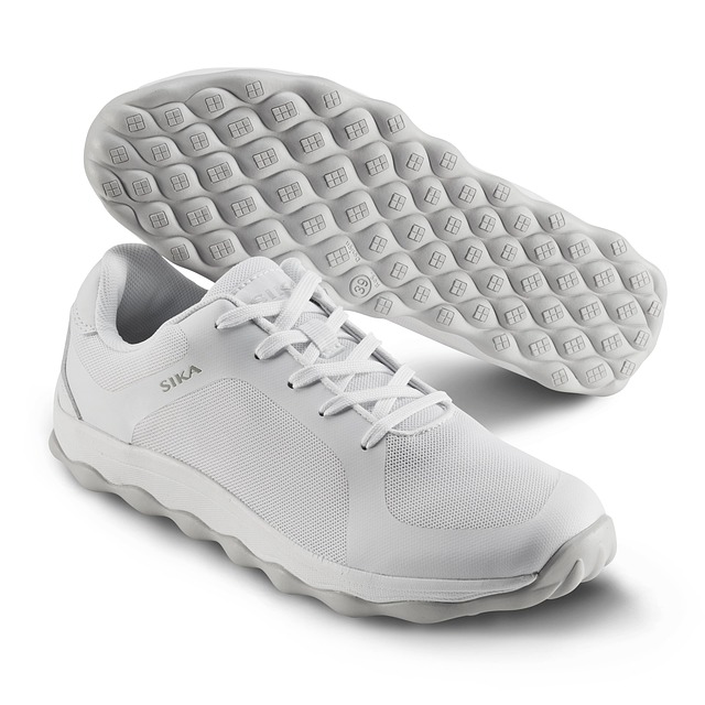 Free The Barber'S Shoes White Service Shoes photo and picture