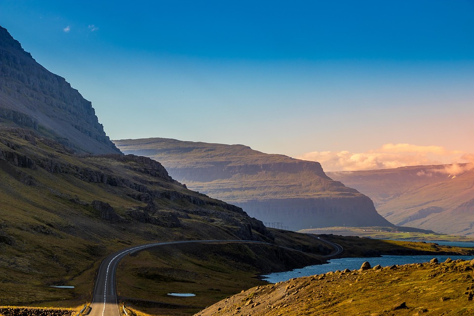 iceland-3724547_960_720.jpg