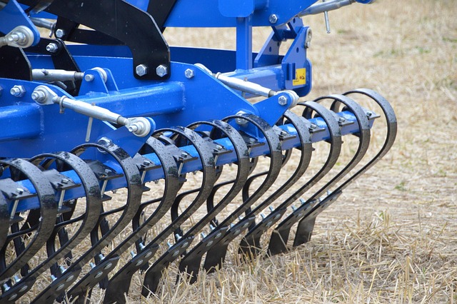 tractor, agriculture, vehicle, machine, farm, tug, harvest, tow, farmer, planter, exploitation, planting row, harrow, joints, hopper front, charged, weight, rural, agricultural, equipment