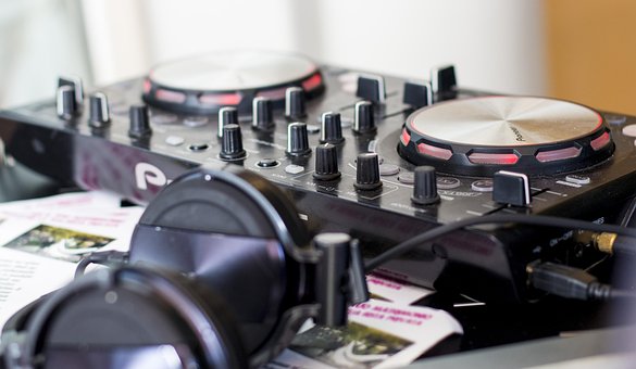 Free Dj Diskjokey photo and picture