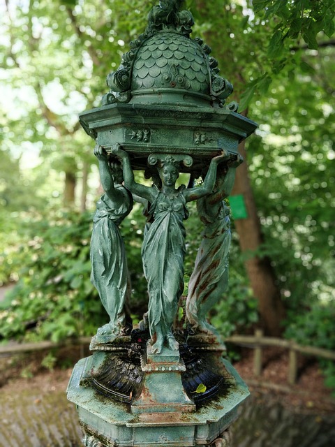 Free Fountain Fontaine Wallace photo and picture