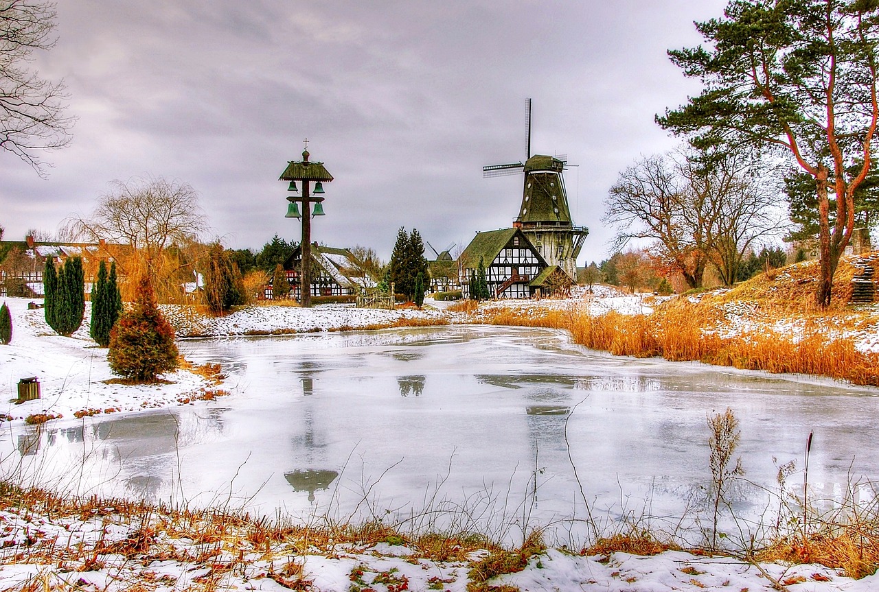 Pond - free online jigsaw puzzle photo