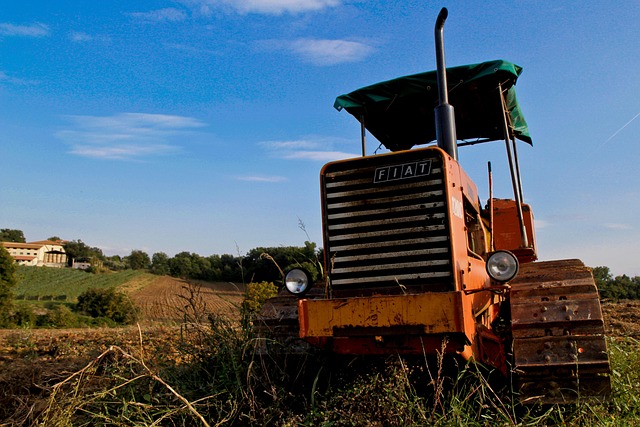 Free Tractor Fiat photo and picture