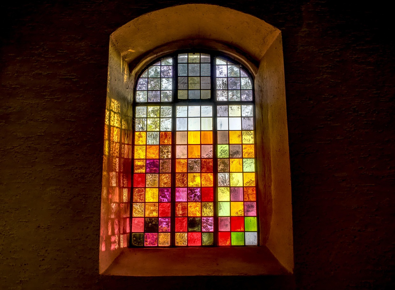 Church Window - free online jigsaw puzzle photo