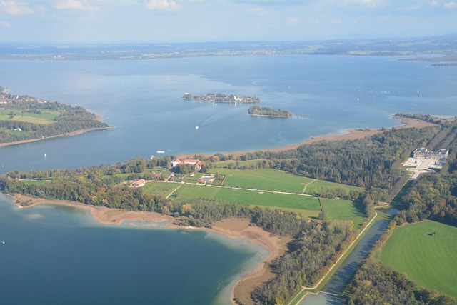 Free Island Lake photo and picture