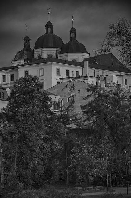Olomouc, Kirke, Arkitektur, Hellig