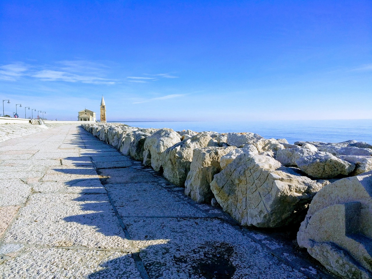 Church - free online jigsaw puzzle photo