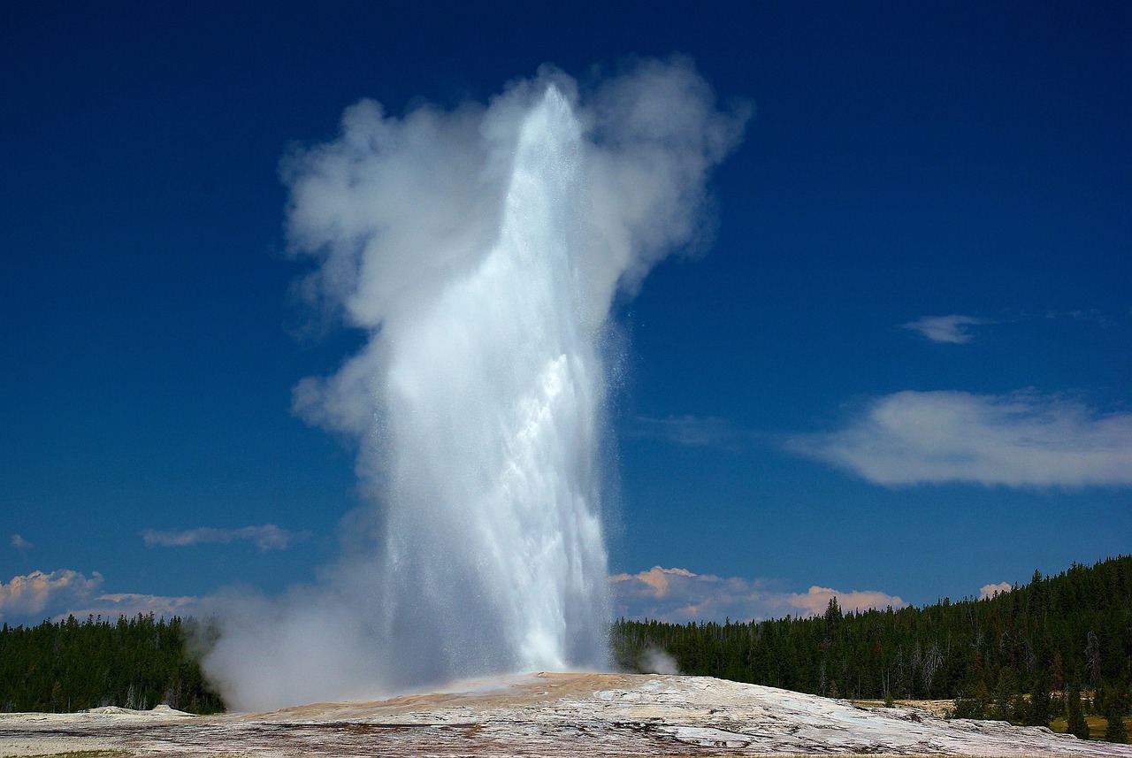 Old Faithful Eruption Upper Geyser - Free photo on Pixabay - Pixabay