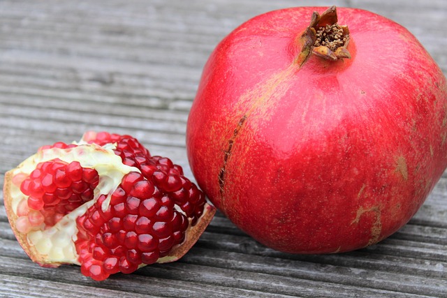 Granada, Exotic Fruits, Fruits, Cut