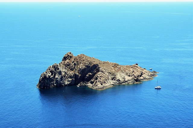 Free Sea Water photo and picture