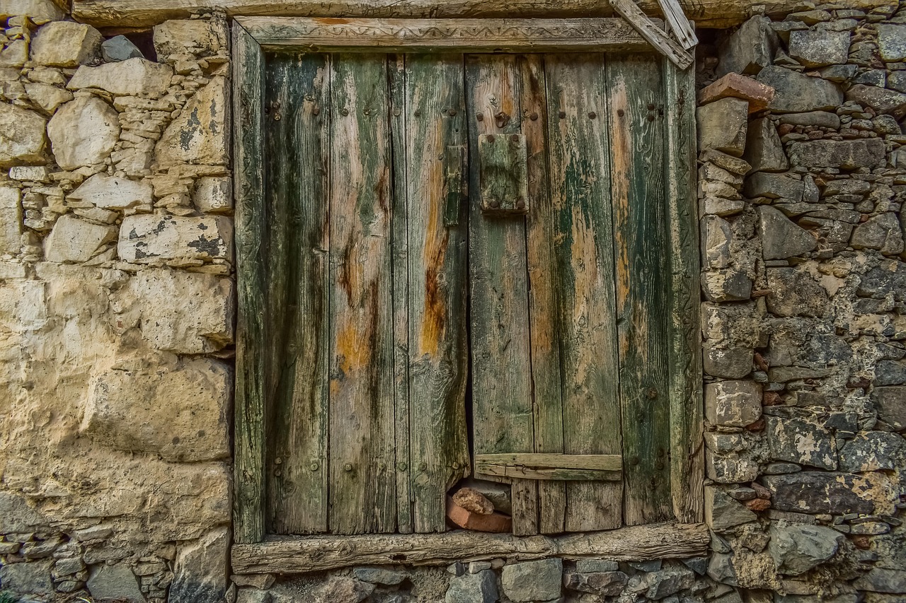 Door - free online jigsaw puzzle photo