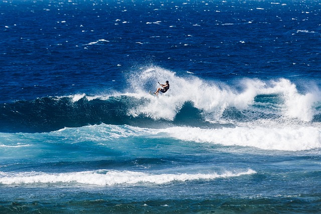 Free Sea Water photo and picture