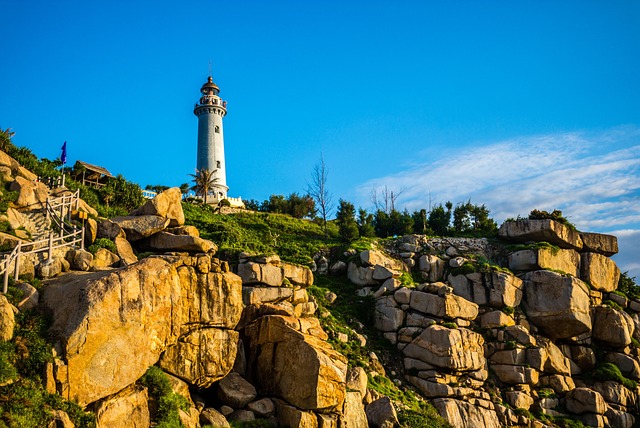 Free Lighthouse Sea photo and picture