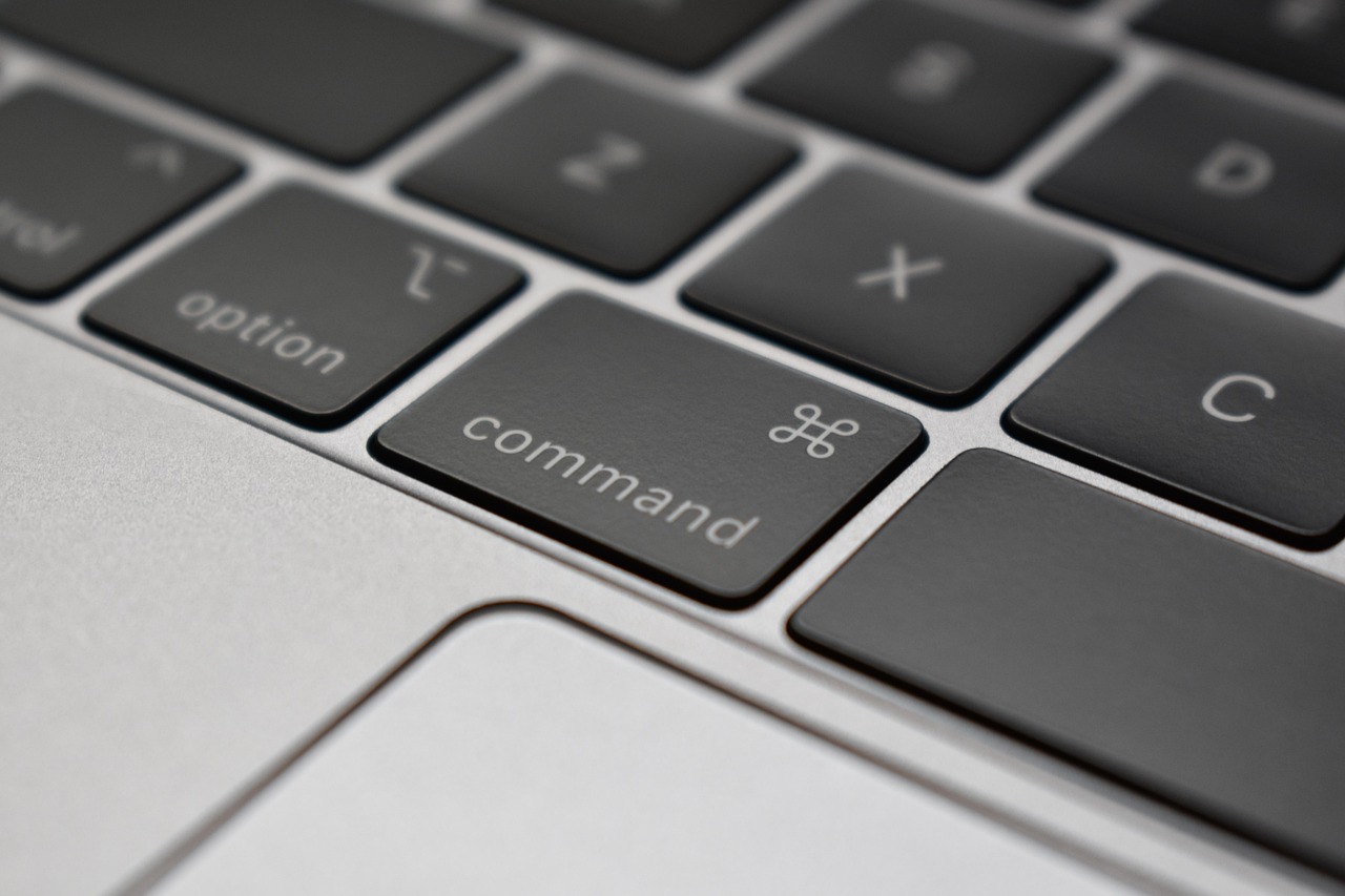 Download free HD stock image of Computer Apple Free Computer Apple photo and picture