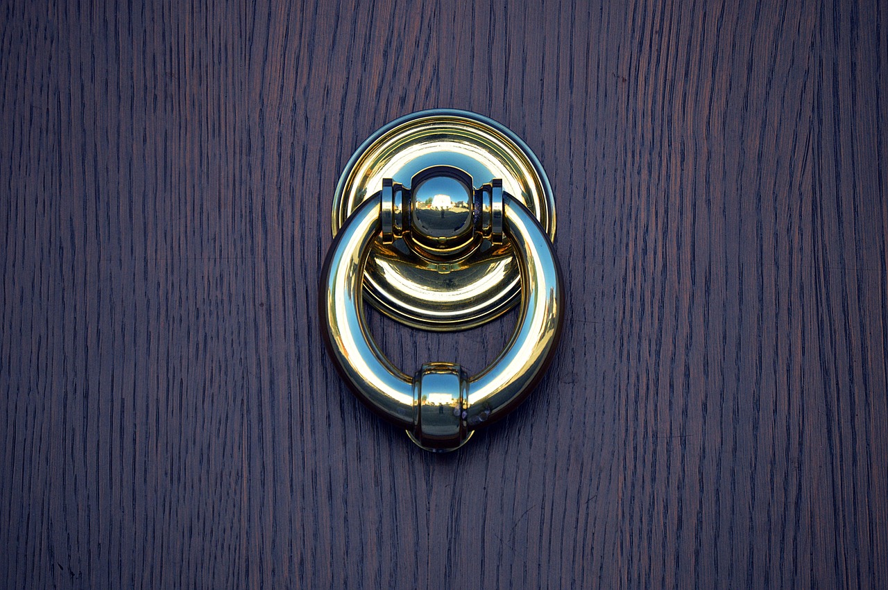 Door - free online jigsaw puzzle photo