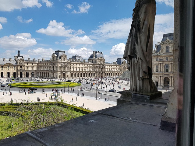 Free Paris Louvre photo and picture