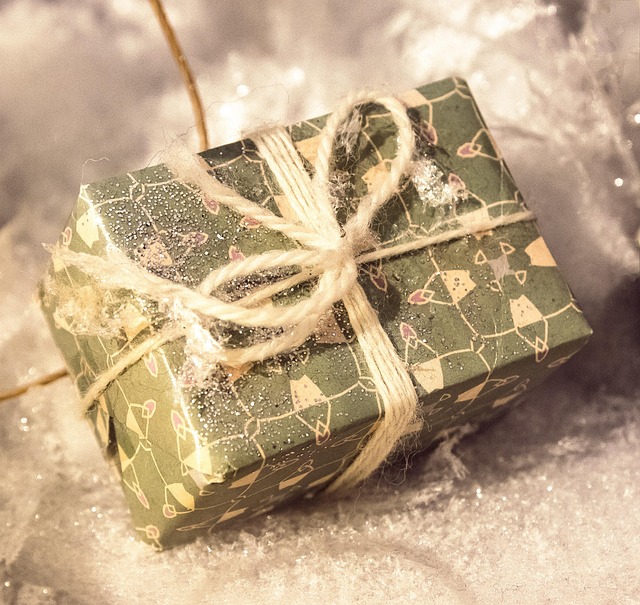 Free Gift Christmas photo and picture