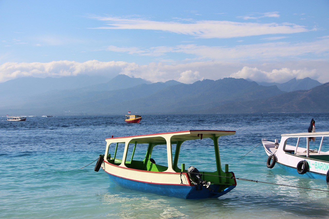 Free Sea Boat photo and picture