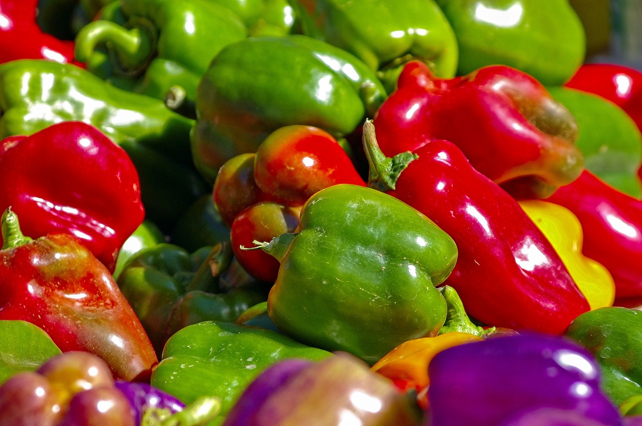 Farmers Market Bell Peppers - free online jigsaw puzzle photo