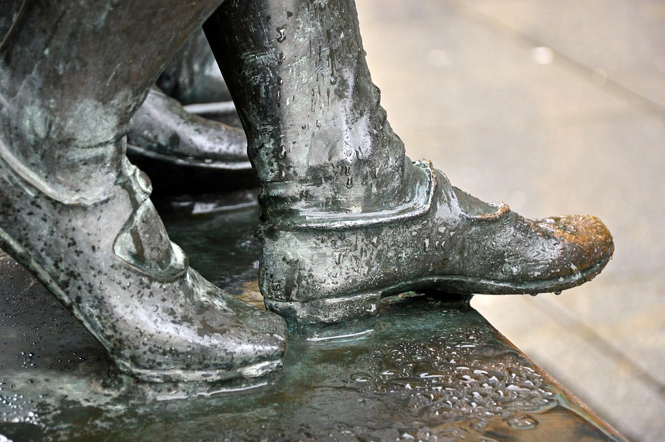 Skulptur, Fødder, Sko, Bronze, Statue, Røre, Våd, Vand