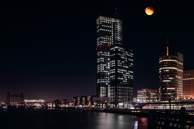Rotterdam, Noapte, Luna, Zgârie-Nori