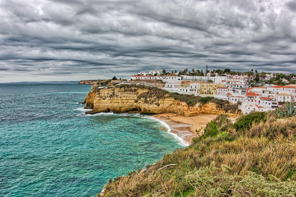Sweet Treats of the Algarve: Indulging in Local Desserts and Pastries