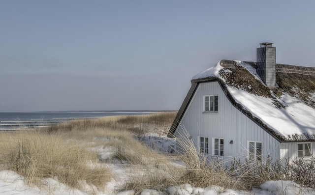Free Winter House photo and picture