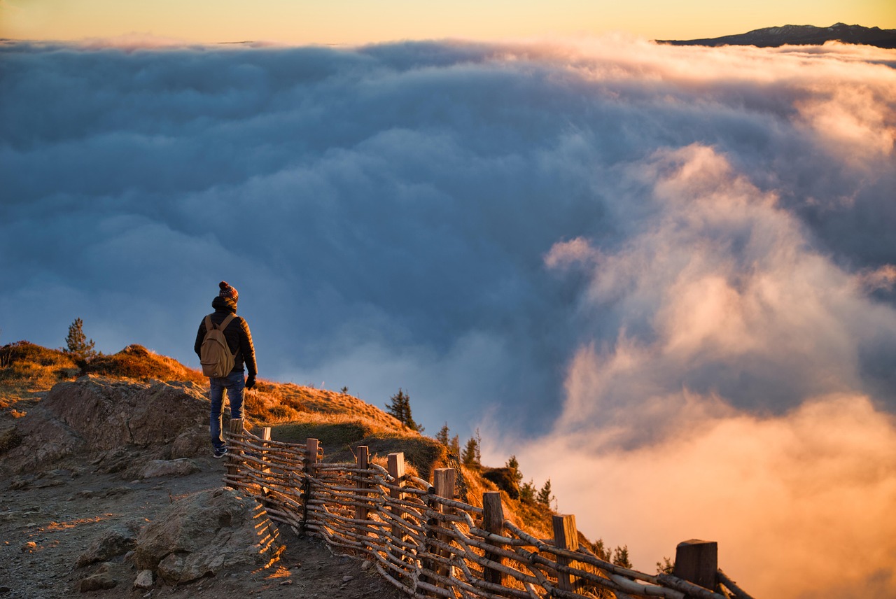 https://cdn.pixabay.com/photo/2019/01/04/14/54/landscape-3913325_1280.jpg
