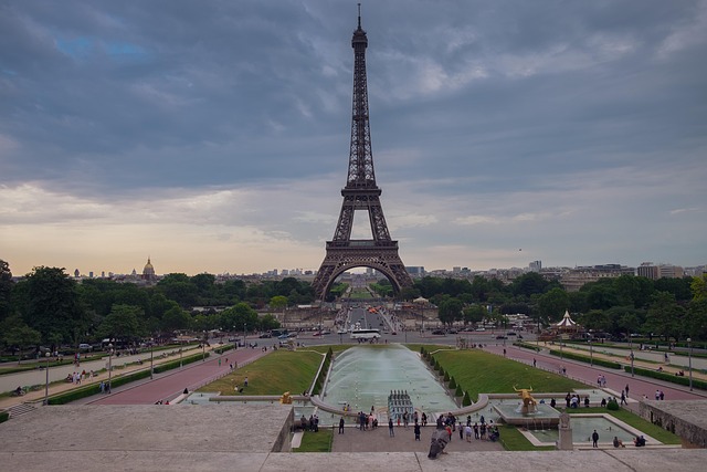 Free Paris Tour Eiffel photo and picture