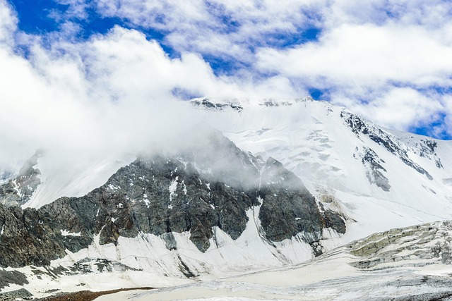 Free Mountains Tien Shan photo and picture