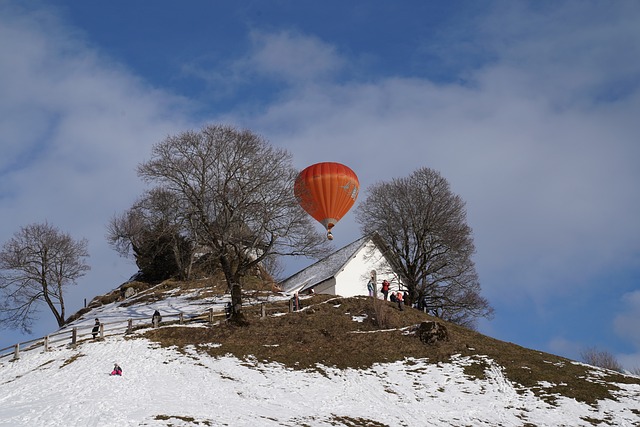 Free Winter Hotairballoon photo and picture