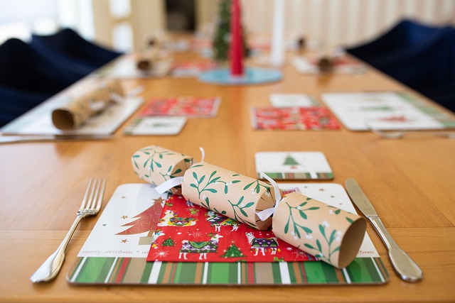 Free Christmas Table Setting photo and picture
