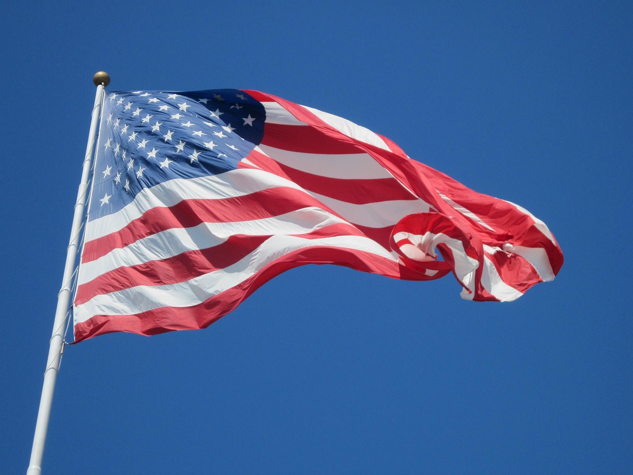 nom-du-drapeau-des-etats-unis-signification-drapeau-usa-rrrm