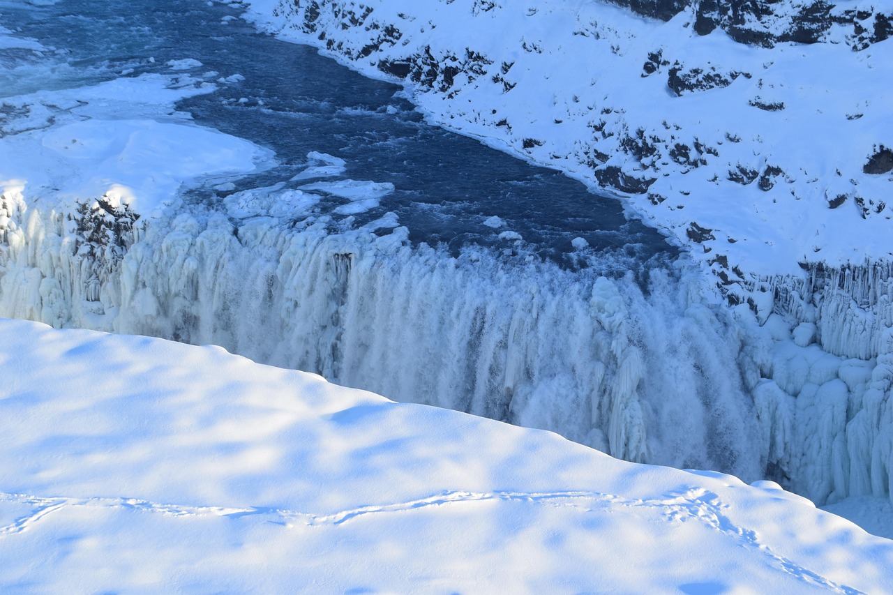 Waterfall - free online jigsaw puzzle photo