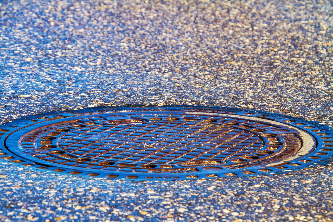 Free Gullideckel Road photo and picture